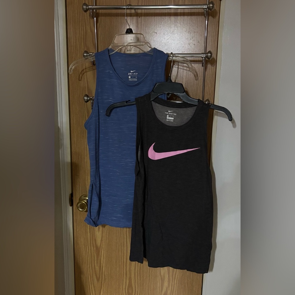 🖤THREE Nike Tank Tops